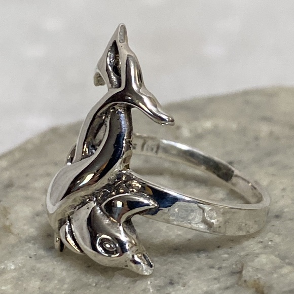 *SOLD*🆕Sterling Silver Dolphin Ring - Picture 4 of 11